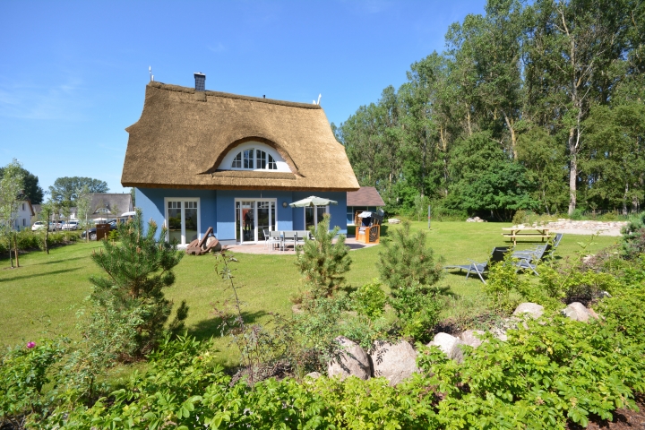 Haus Ostseestrand | Garten Südseite. Sonne den ganzen Tag.