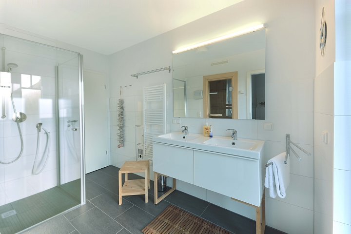 Badezimmer im Erdgeschoss