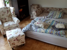 Wohnzimmer, ausgezogenes Schlafsofa 1,6 m x 2 m