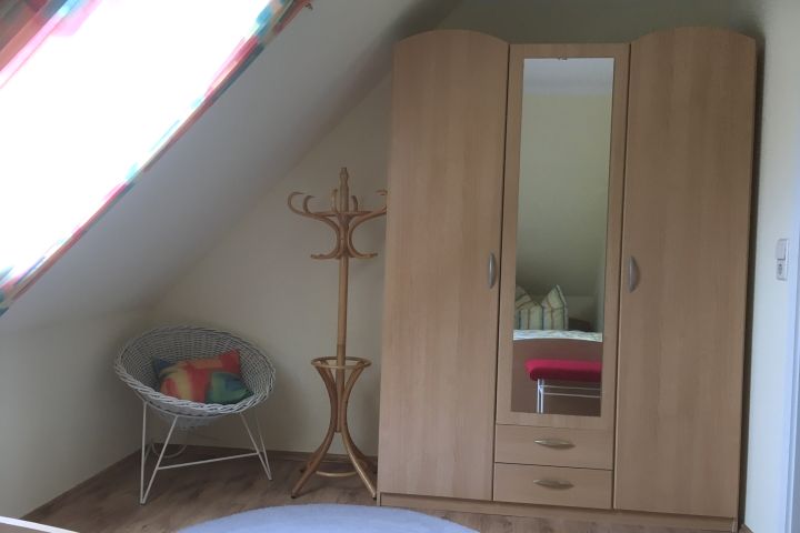 Wäscheschrank im Schlafzimmer