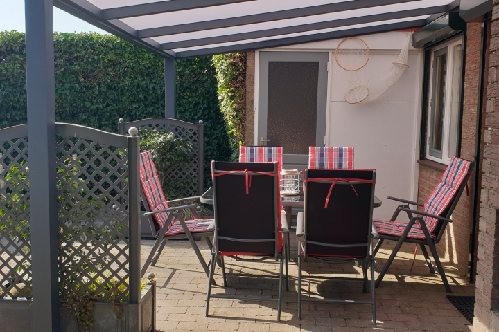überdachte Terrasse