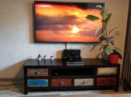 Essraum, Flat TV