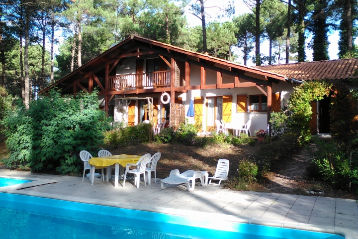 Doppelhaushälfte Manuela, Swimmingpool mit Terrasse