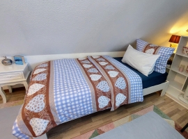 weitere Ansicht Einzelbett 1,00 x 2,00 (hinter Couch)