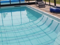 beheizter Pool (4 x 7,50 x 1,50 m) mit Gegenstromanlage