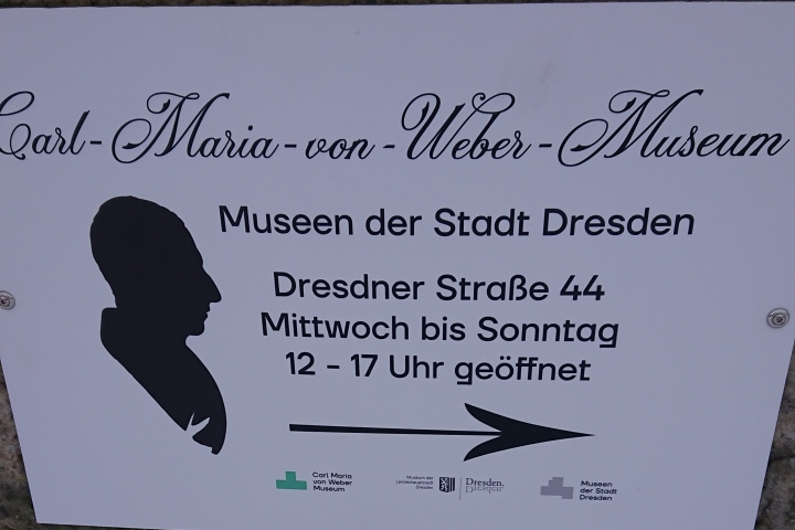 3 Fußminuten von unserem Grundstück Kultur pur