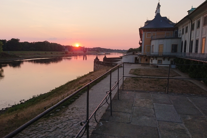 Romantische Spaziergänge direkt entlang der Elbe möglich