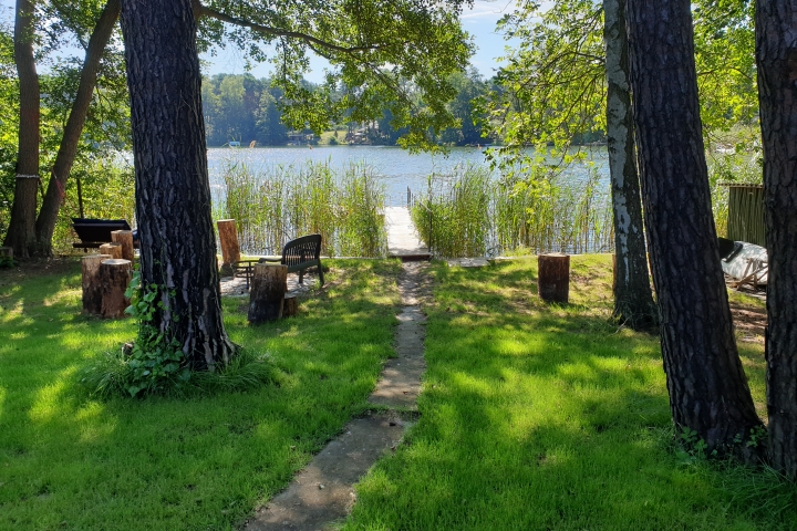 Ferienbungalow direkt am Wasser mit Boot | 