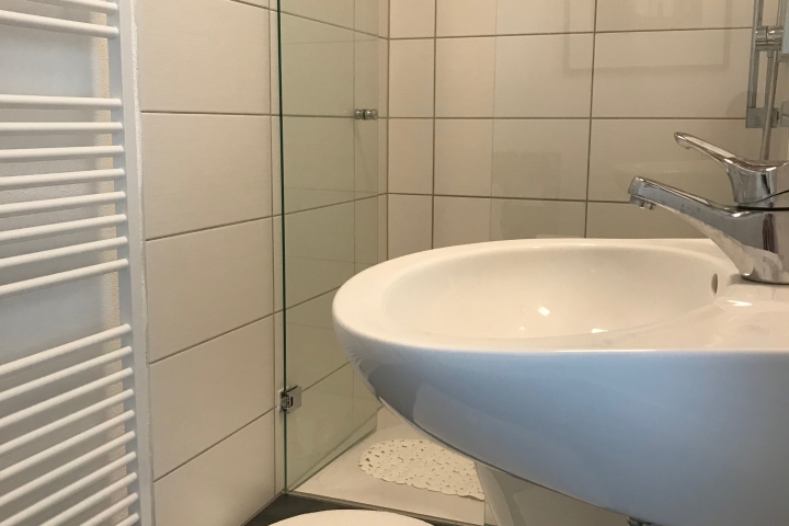 Bad mit ebenerdiger Dusche