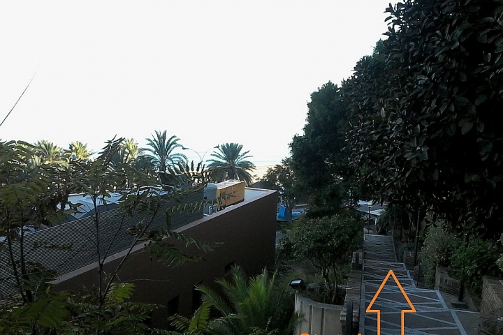 Sehr schöner Fußweg zum Strand