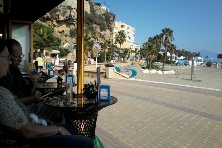 In einer der vielen Strandbars
