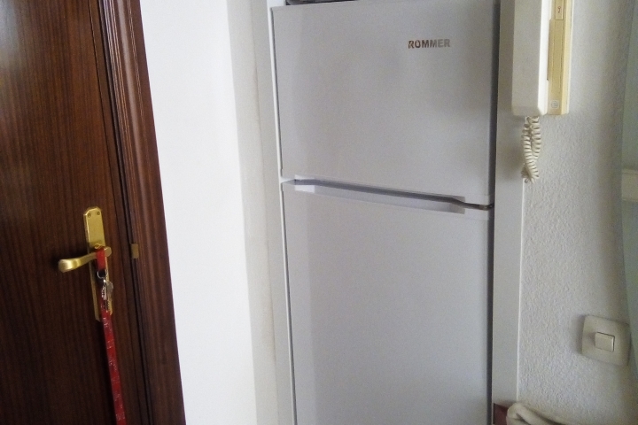 Kühlschrank und Mikrowellengerät