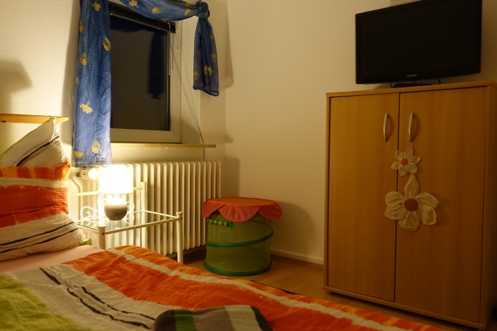 Schlafzimmer 1