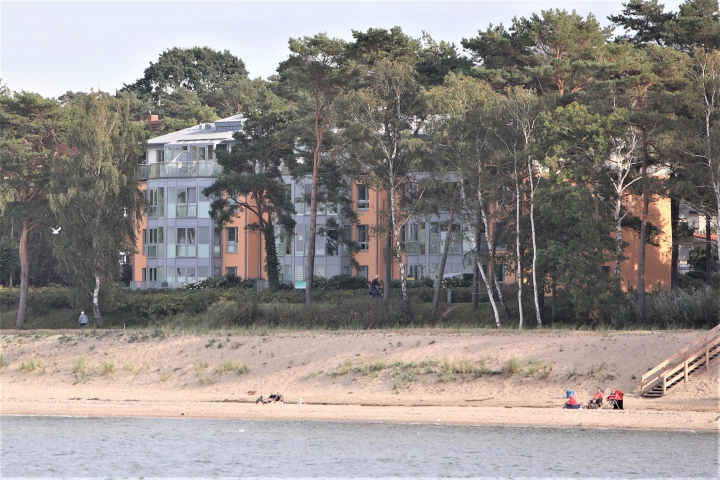 Appartementanlage Lubminer Strand | Unsere Appartementanlage von der Wasserseite aus gesehen.