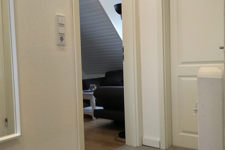 Flur mit Blick ins Wohnzimmer
