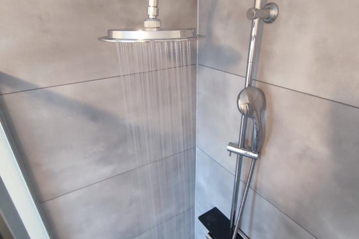 modernisierte Regendusche
