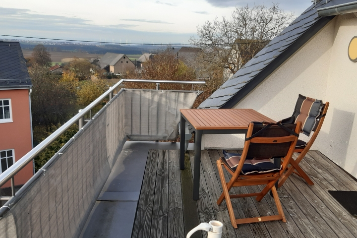 Ferienwohnung Völkenroth bei Kastellaun | Balkon mit herrlichem Blick bis in die Eifel