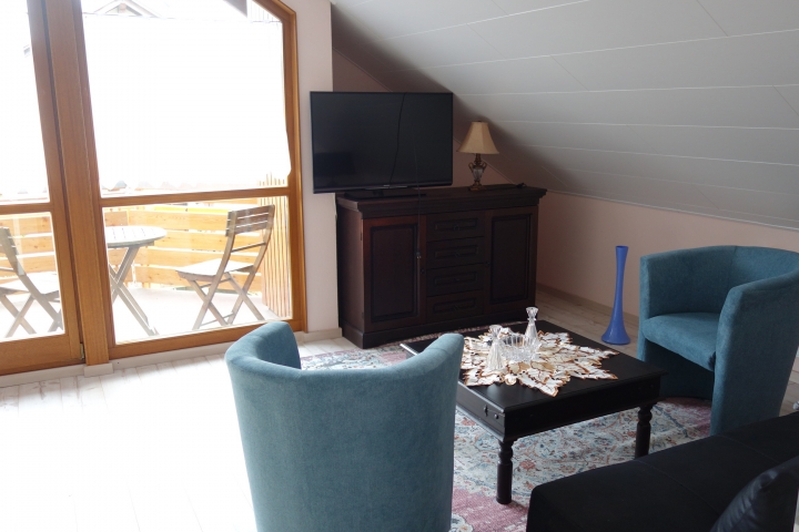 Wohnzimmer mit Flachbildfernseher