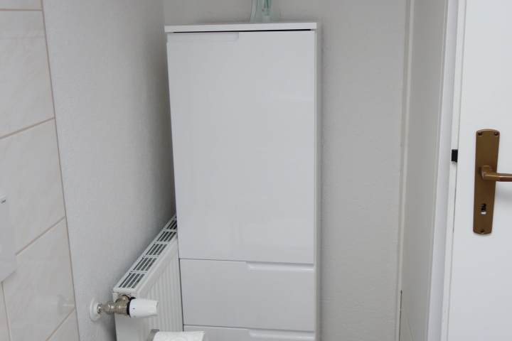 Badzimmerschrank