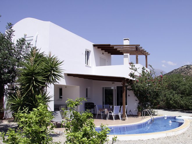 Villa Iremia Agia Galini | Terrasse mit Pool