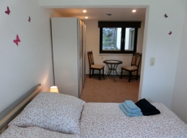Schlafzimmer 1