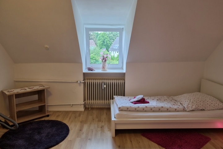 Schlafzimmer mit TV  