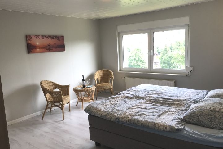 Schlafzimmer 2