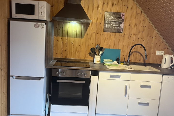 Küche mit Geschirrspüler und allem was dazugehört…