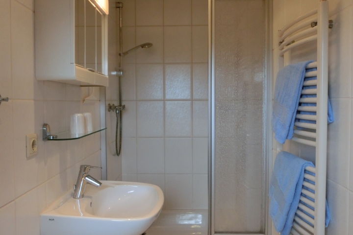 Ihr Bad mit Dusche und WC