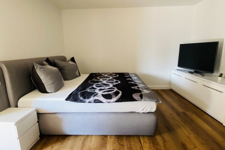 Schlafzimmer mit TV