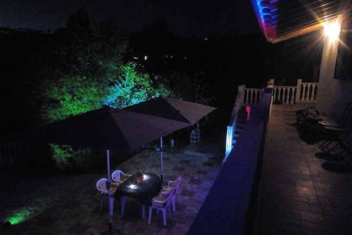 Terrassenparty am Abend