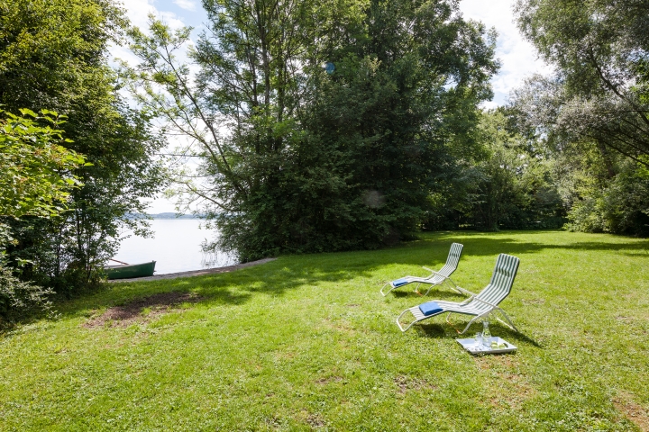 Privates Seegrundstück mit ca. 2000 m² Liegewiese