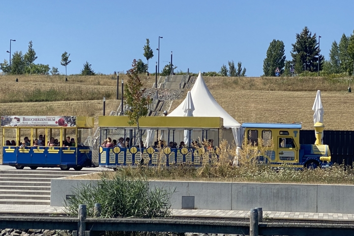 Spaß in der Tschu-Tschu-Bahn - eine Runde um den See.