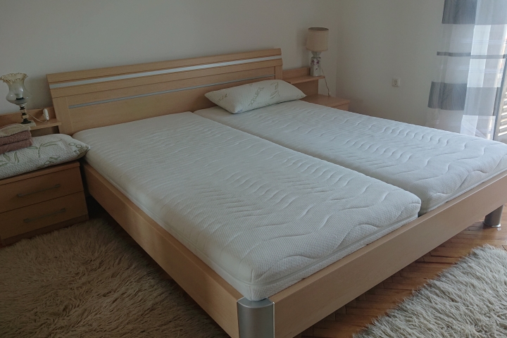 Schlafzi. 2 m. D.-Bett + 1 200x900