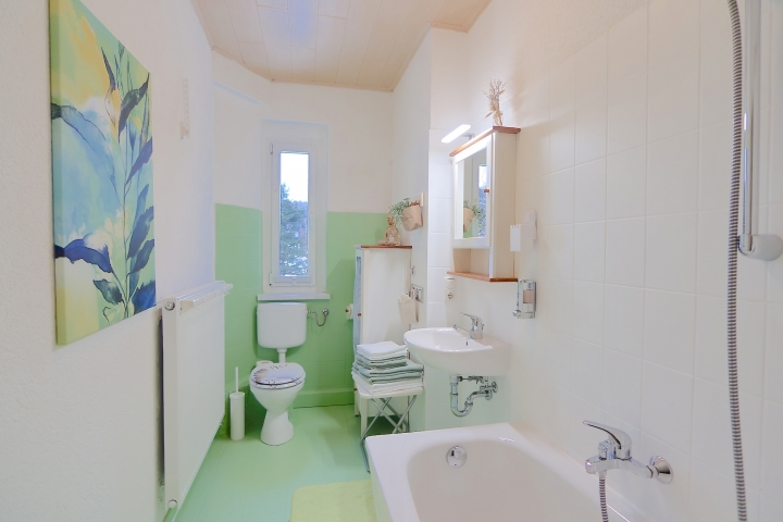 Badezimmer mit Dusche