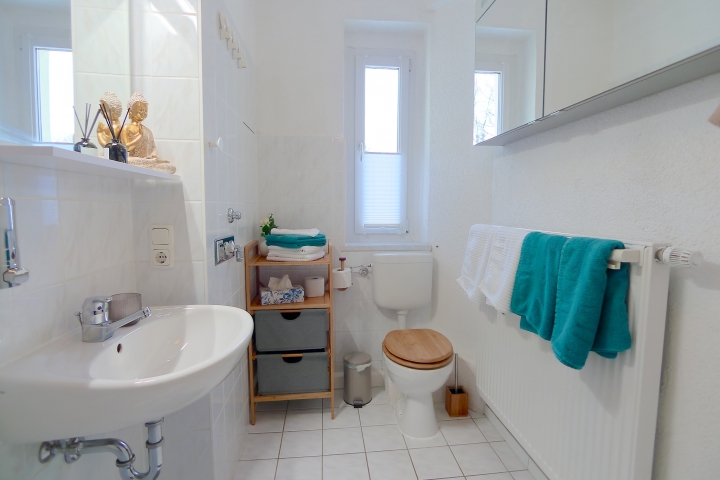 Badezimmer mit Dusche
