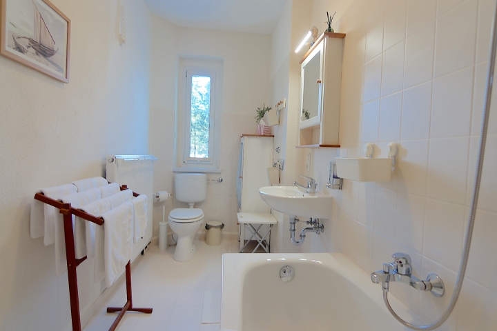 Badezimmer mit Dusche