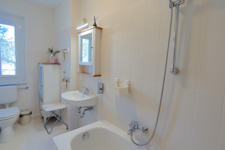 Badezimmer mit Dusche