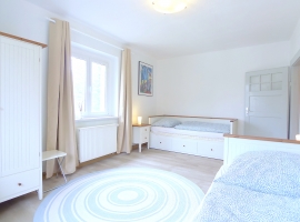 2. Schlafzimmer mit 2 ausziehbaren Betten