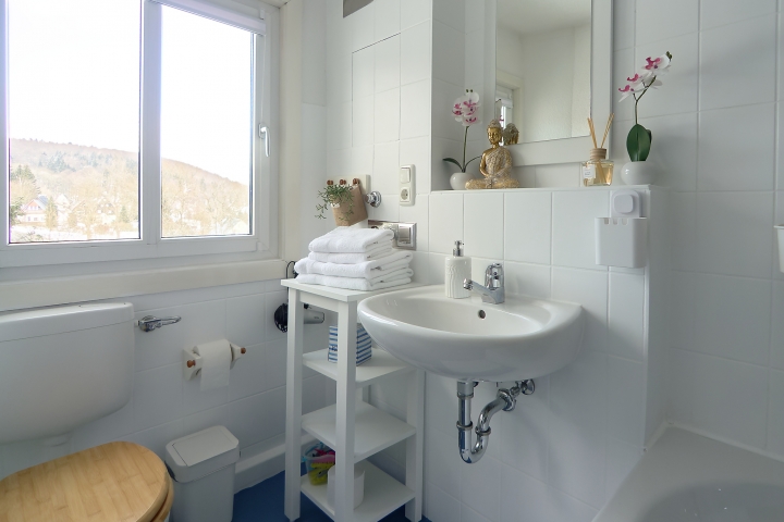 Badezimmer mit Dusche