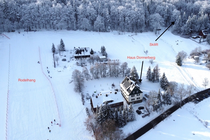 Lage direkt am Rodelhang