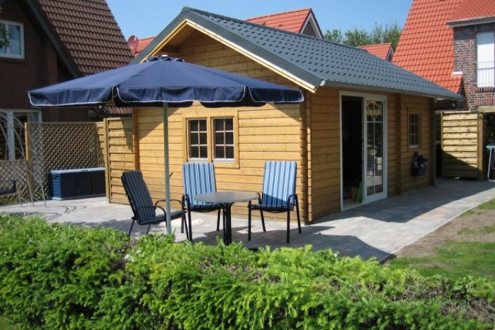 Gartenhütte kann zusätzlich gebucht werden sue bietet Platz für 2 bis 4 weitere Personen