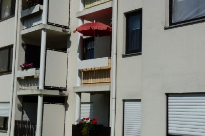 Wohnung 1.Etage (roter Sonnenschirm)
