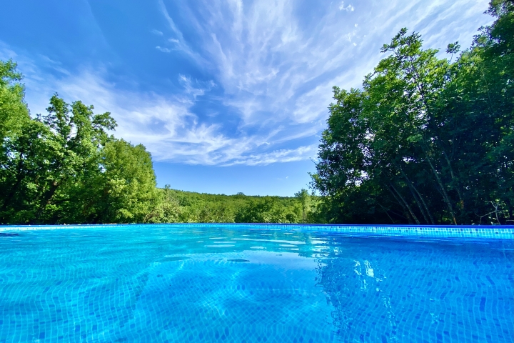Pool und Gartenblick