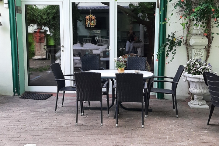 Sitzecke vor der Wohnung 