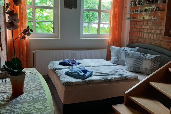 Schlafzimmer 1
