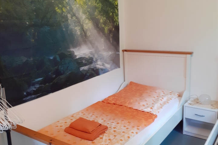 Schlafzimmer mit 2x 1 Einzelbett