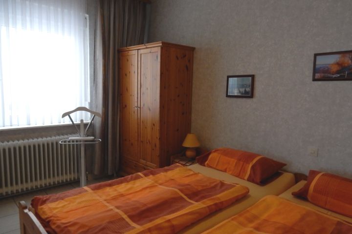 Schlafzimmer mit verstellbaren Lattenrosten
