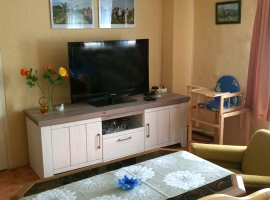 Schlafzimmer mit Fernseher