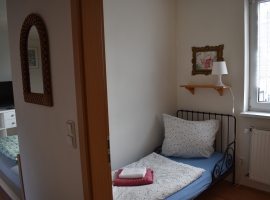 2. Schlafzimmer mit Einzelbett
